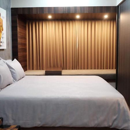 Lavenderbnb Room 2 At Uttara The Icon Apartment Yogyakarta Extérieur photo