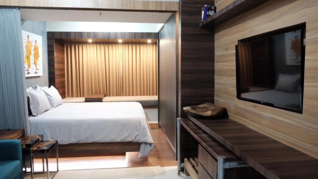 Lavenderbnb Room 2 At Uttara The Icon Apartment Yogyakarta Extérieur photo
