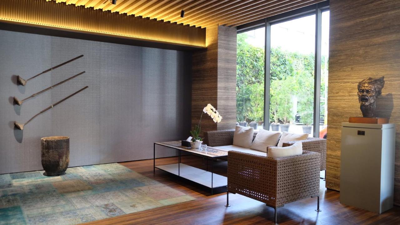 Lavenderbnb Room 2 At Uttara The Icon Apartment Yogyakarta Extérieur photo